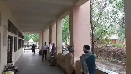 डूंगरपुर: लाम्बा सादौड़ के पास शनिवार रात स्कॉर्पियो कार पलट गई, हादसे में रीट की तैयारी कर रही छात्रा मनीष की हुई मौत