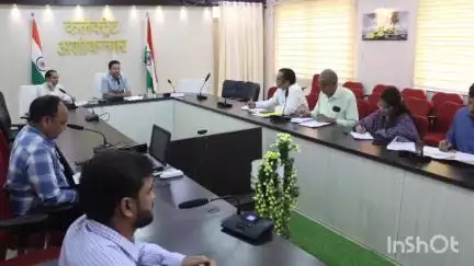 अशोक नगर: कलेक्ट्रेट में कलेक्टर की अध्यक्षता में पंचायत उपनिर्वाचन संबंधी बैठक, 3 सरपंच और 398 पंचों के लिए होगा चुनाव