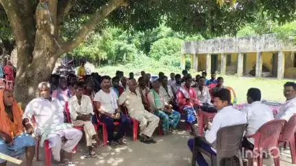 उदाकिशुनगंज: उदाकिशुनगंज प्रखंड के लक्ष्मीपुर में जदयू की महत्वपूर्ण बैठक आयोजित, कई मुद्दों पर हुई चर्चा