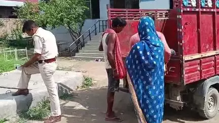 समस्तीपुर: मुक्तापुर गुमटी के पास पिकअप की टक्कर से बेटी के घर जा रहे वृद्ध की दर्दनाक मौत, पुलिस ने पोस्टमार्टम के लिए भेजा