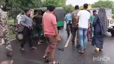 जामताड़ा: गोविंदपुर-साहिबगंज हाईवे पर पबिया के पास अज्ञात वाहन की टक्कर से बाइक सवार पति की मौत, पत्नी गंभीर