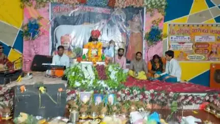बनखेड़ी: बनखेड़ी में श्रीमद्भागवत कथा महोत्सव में श्रीकृष्ण जन्मोत्सव धूमधाम से मनाया गया, छप्पन भोग अर्पित