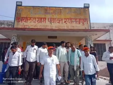 उनियारा: शिवराजपुरा में पंडित दिनदयाल उपाध्याय अंतोदय संबल शिविर में विधायक ने सुनीं समस्याएं