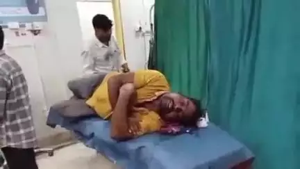 गुमला: सेमरा के पास हॉर्न बजाने पर गुस्साए लड़कों ने पिकअप चालक के साथ की मारपीट