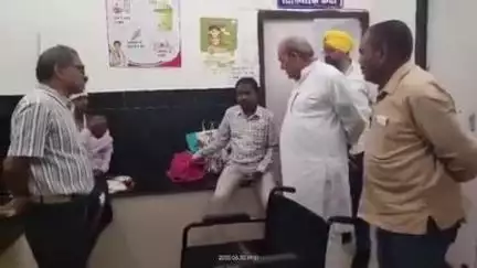 बिंद्रानवागढ़ गरियाबंद: राजिम थाना क्षेत्र में सड़क दुर्घटना में एक महिला की मौत, आठ लोग गंभीर रूप से घायल, पूर्व विधायक ने दिखाई मानवता