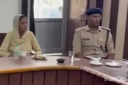 हरिद्वार: रिटायर होने पर तीन पुलिसकर्मियों को रोशनाबाद स्थित जिला पुलिस मुख्यालय पर SSP परमेंद्र डोबाल ने दी विदाई