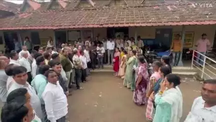 महिदपुर: राज्य शिक्षक संघ ब्लॉक ने ई-अटेंडेंस बंद करने के लिए मुख्यमंत्री के नाम एसडीएम को सौंपा ज्ञापन