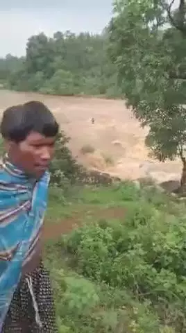 राजपुर: गागर नदी उफान पर, उधेनुपारा में मछली मारने गए 3 बच्चे बाढ़ में फंसे, वीडियो देखकर हो जाएंगे रोंगटे खड़े