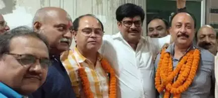सिमडेगा: चैंबर ऑफ कॉमर्स चुनाव में टीम मोती की क्लीन स्वीप, व्यापारियों में जश्न