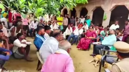 खागा: खैरई में करेंट की चपेट में आने से किसान की हुई मौत, खागा विधायक ने परिजनों से मिलकर दिया मदद का आश्वासन, खखरेडू का मामला