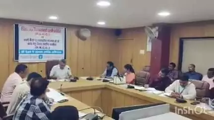 बेमेतरा कलेक्ट्रेट में कलेक्टर ने जिला स्तरीय परामर्शदात्री समिति की बैठक ली