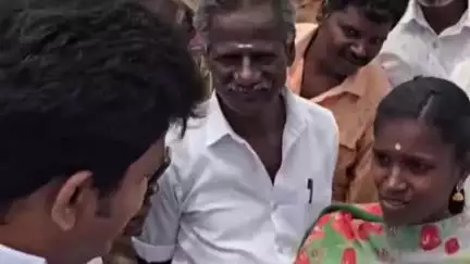 தேன்கனிகோட்டை: பெட்டமுகிலாலம் பழங்குடியின மாணவி அதிக மதிப்பெண் பெற்று கல்லூரியில் இணைந்த நிலையில் எம்எல்ஏ நேரில் பாராட்டு
