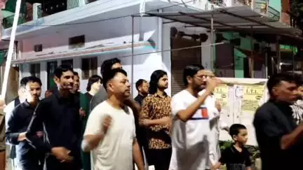 चरखारी: चरखारी कस्बे में मातम और मर्सियों के साथ शिया समुदाय का ताजिया निकला, शिया समुदाय ने किया मातम