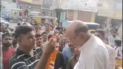 सरदारशहर: शहर में नई सड़कों के निर्माण पर ऑटो चालक संघ ने नगर परिषद में सभापति राजकरण चौधरी का किया स्वागत