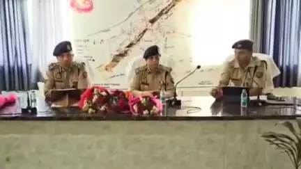 गोवर्धन: विश्व प्रसिद्ध मुड़िया पूर्णिमा मेले की सुरक्षा व्यवस्था की समीक्षा के लिए एडीजी और डीआईजी ने की बैठक