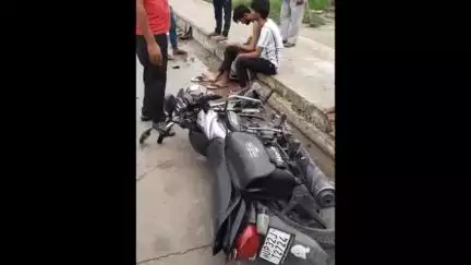 हैदरगढ़: लोनी कटरा थाना क्षेत्र में बाइक सवार को बोलेरो ने मारी जोरदार टक्कर, युवक हुआ घायल