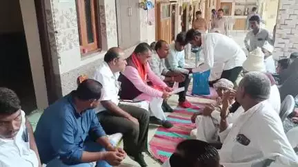 લખતર: લખતરના સાકર, ઝમર, માલીકા, વણા શક્તિ કેન્દ્રમાં ખાટલા બેઠક યોજાઇ ધારાસભ્યશ્રી પી.કે.પરમારના અધ્યક્ષસ્થાને કરાયુ આયોજન