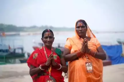 हज़ारीबाग: सांसद तीर्थ दर्शन के यात्री सोमवार को काशी पहुँचे, सांसद मनीष जायसवाल के लिए भी मांगा आशीर्वाद