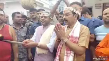 देवघर: बाबा मंदिर में पूर्व मुख्यमंत्री बाबूलाल मरांडी ने की पूजा-अर्चना, प्रशासन ने की थी कड़ी सुरक्षा व्यवस्था