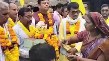ପାରଳାଖେମୁଣ୍ଡି: ଫରେଷ୍ଟ ଗେଟ ଠାରେ ରେଜାଙ୍ଗାଲା କଳସ ଯାତ୍ରାକୁ ଭବ୍ୟ ସ୍ବାଗତ