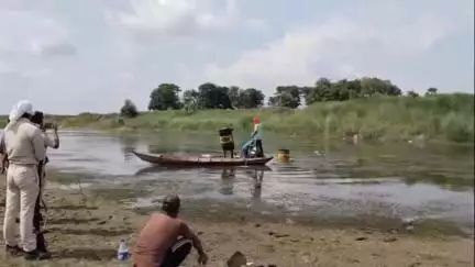 मोतिहारी: मोतिहारी ALTF टीम ने अवैध भट्ठी को ध्वस्त कर देसी शराब किया बरामद