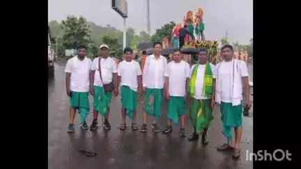 गोपीकांदर: हूल दिवस पर बीडीओ सह सीओ ने गुम्मामोड़ स्थित सिद्धू-कान्हु की प्रतिमा पर किया माल्यार्पण