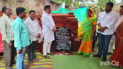 बिछिया: घुटास और मवई क्षेत्रों में विकास कार्यों का शिलान्यास और वृक्षारोपण