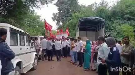 कवठे महांकाळ: कवठेमहांकाळ च्या तिसंगीत शक्तिपीठ महामार्ग विरोधातलं आंदोलन चौथ्या दिवशीही कायम #jansamasya