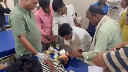 राजगढ़: ब्यावरा सिटी थाना क्षेत्र के मोई गाँव के पास दो बाइकों की टक्कर में दो घायल