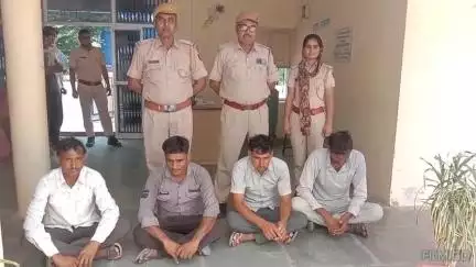 सुजानगढ़: सांडवा पुलिस ने सोलर प्लांट से सीमेंट के कट्टे चुराने के आरोप में चार आरोपियों को किया गिरफ्तार