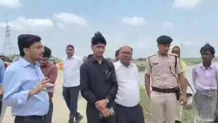 औराई: औराई कटरा प्रखंड के बाढ़ग्रस्त इलाके का डीएम सुब्रत कुमार सेन ने किया निरीक्षण, कहा- लापरवाही बर्दाश्त नहीं होगी
