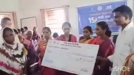 कुचाई: तिलोपदा पंचायत सचिवालय में धरती आबा जनजातीय ग्राम उत्कर्ष अभियान के तहत विशेष शिविर का आयोजन