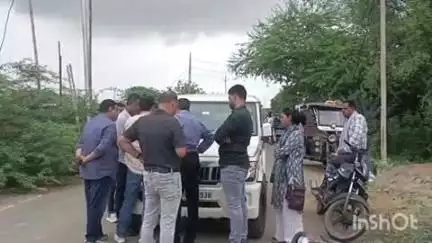 गोहद: गोहद में जेल रोड, ऐचाया रोड और गौशाला निर्माण की शिकायत की जांच करने पहुंचा जांच दल, कार्यों का किया निरीक्षण