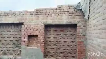 जानसठ: ककरौली क्षेत्र के गांव कमहेड़ा में मूसलाधार बारिश से गरीब का आशियाना हुआ धाराशयी, मलबे में दबने से पिता-पुत्र घायल