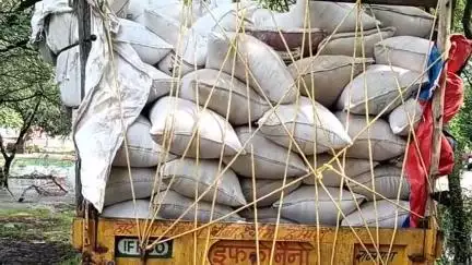 सेवढ़ा: सेवड़ा: अशोक अवस्थी ने इंदरगढ़ मंडी गेट के सामने 90 कुंतल पीडीएस चावल पकड़ा, ज़ब्त कर कार्रवाई जारी