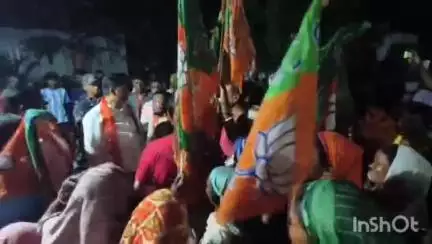 কালচিনি: ডীমা চা বাগান এলাকায় তৃণমূল ছেড়ে বিজেপিতে যোগদান করলো ৭০টি পরিবার