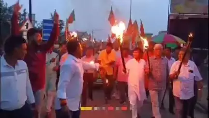 ভগবানপুর ১: কসবা ল' কলেজে তরুণীর গণধর্ষণের প্রতিবাদে বাঁশগোড়া শ্মশান মোড় পর্যন্ত আজ বিক্ষোভ মশাল মিছিল করলো BJP