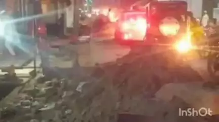 नानपारा: नानपारा में नाला निर्माण से सड़क पर पड़ी मिट्टी से जाम, 5 मिनट का रास्ता घंटों में तय