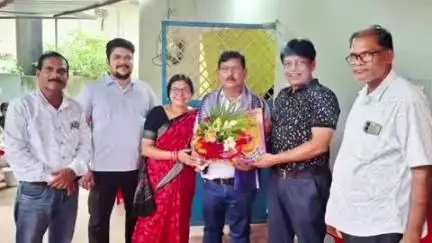 ଘସିପୁରା: ଆନନ୍ଦପୁର ବ୍ଲକ ଏବିଡ଼ିଓଙ୍କୁ ଶାଳପଡ଼ା ଠାରେ ଅବସର  ସମ୍ଭର୍ଦ୍ଧନା