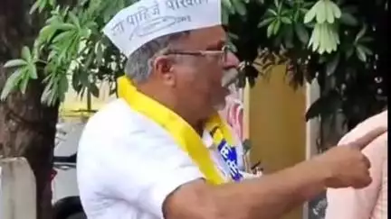 भोकरदन: आम आदमी पार्टीच्या वतीने निदर्शने करत नगरपरिषद कार्यालयात मुख्याधिकाऱ्यांना देण्यात आले विविध मागण्यांचे निवेदन