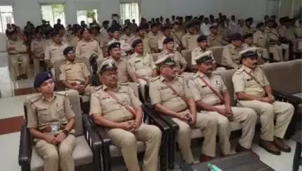 વડોદરા ઉત્તર: પોલિસ હેડકવાર્ટર ખાતે વય નિવૃત થનાર પોલિસ અધિકારી કર્મચારી ઓ નો વિદાય સમારોહ યોજાયો