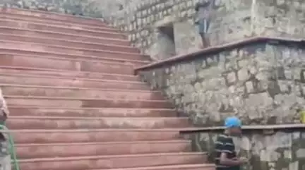 देपालपुर: मंगलेश्वर महादेव मंदिर के सूरजकुंड का विधायक मनोज पटेल ने किया निरीक्षण, जीर्णोद्धार होगा