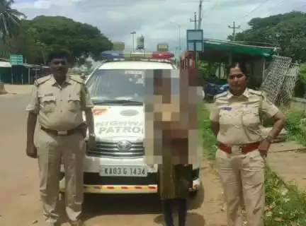 ಹೊನ್ನಾಳ್ಳಿ: ಪಟ್ಟಣದಲ್ಲಿ ತುಂಗಭದ್ರಾ ನದಿಗೆ ಹಾರಿ ಆತ್ಮಹತ್ಯೆಗೆ ಯತ್ನ: ಮಗು, ತಾಯಿಯನ್ನು ರಕ್ಷಿಸಿದ ಪೊಲೀಸರು