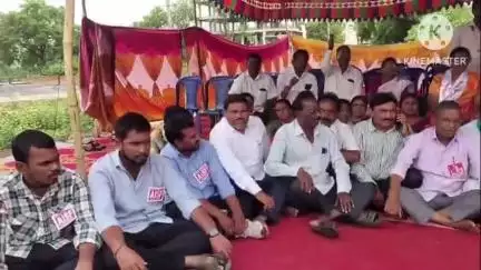 ఖమ్మం అర్బన్: ఖమ్మం లో తెలంగాణ ఉద్యమకారుల ఫోరం ఆధ్వర్యంలో శాంతియుత నిరసన దీక్ష