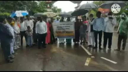 गडचिरोली: 'युगप्रवर्तक हेडगेवार'नाट्यप्रयोगावरून वाद, गडचिरोलीतील गोंडवाना विद्यापीठासमोर निदर्शने