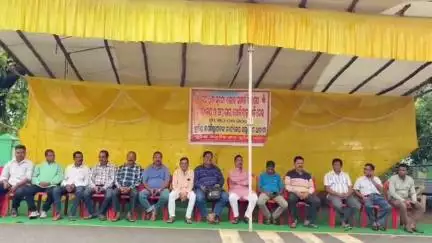 କୁଚିଣ୍ଡା: କୁଚିଣ୍ଡା ଉପ ଜିଲ୍ଲାପାଳଙ୍କ ଅଫିସ୍ ସମ୍ମୁଖରେ ଧାରଣା ଦେଲା ସାମ୍ବାଦିକ ସଂଘ