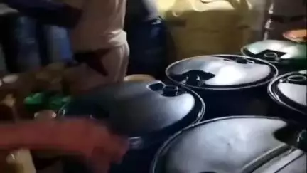 मैहर: पुलिस ने गौरीशंकर ढाबा, घुनवारा में 39 ड्रम डीजल व पेट्रोल जब्त किया, ढाबा संचालक रविशन केशरी गिरफ्तार