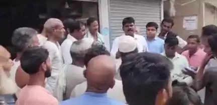 खगड़िया: मेहसौरी गांव में BDO ने मतदाता सूची विशेष पुनरीक्षण कार्यक्रम को लेकर किया जागरूक