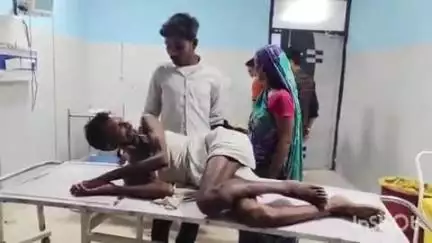 आरा: जिले के चांदी थाना क्षेत्र के सलेमपुर गांव में सोमवार की शाम पूर्व के विवाद को लेकर एक अधेड़ की लाठी-डंडे से पिटाई