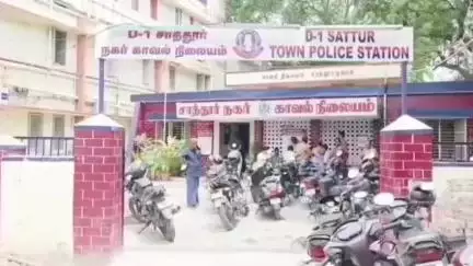 சாத்தூர்: மது குடித்த கணவரை மனைவி திட்டியதால், மேல ஒட்டம்பட்டியில் கணவர் விஷமாத்திரை அருந்தி தற்கொலை